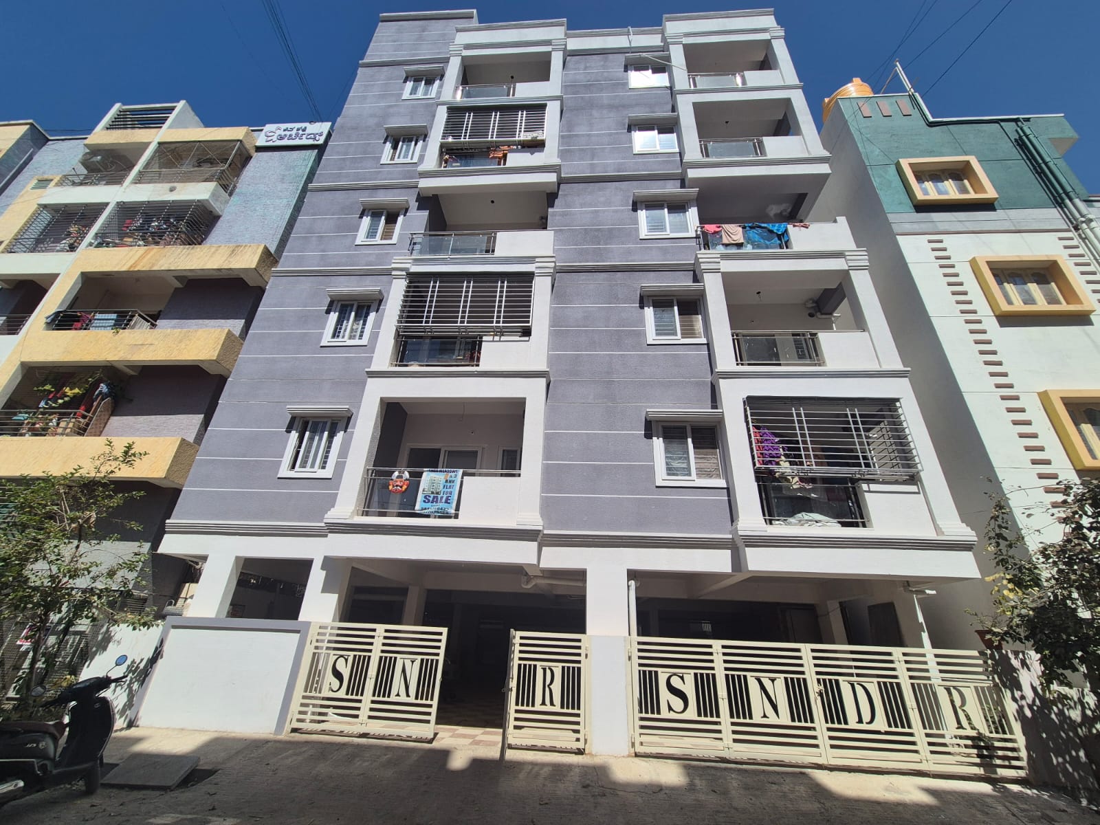  Flat with 2BHK For Sale in Banjara Layout